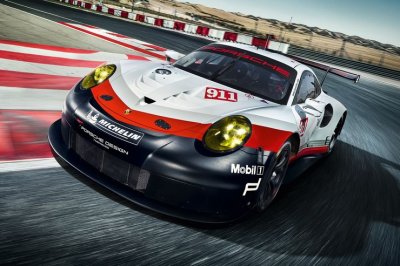 Porsche-911-RSR-2017--fotoshowBig-feea3ade-989486.jpg